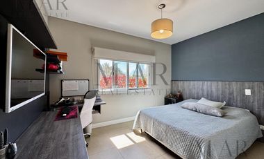 Casa en Venta, 4 dormitorios   escritorio   dep. Barrio Altamira, Tigre