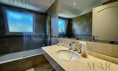 Casa en Venta, 4 dormitorios   escritorio   dep. Barrio Altamira, Tigre