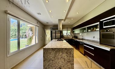 Casa en Venta, 4 dormitorios   escritorio   dep. Barrio Altamira, Tigre