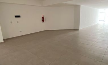 LOCAL en ALQUILER - Apto Gastronomía - 130m2 cubiertos y 100m2 descubiertos.