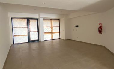 LOCAL en ALQUILER - Apto Gastronomía - 130m2 cubiertos y 100m2 descubiertos.