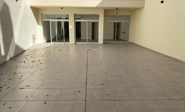LOCAL en ALQUILER - Apto Gastronomía - 130m2 cubiertos y 100m2 descubiertos.