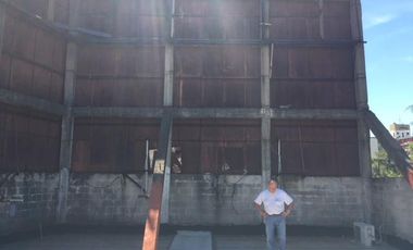 Edificio comercial en venta sobre colectora Vicente López