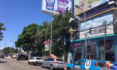 Edificio comercial en venta sobre colectora Vicente López