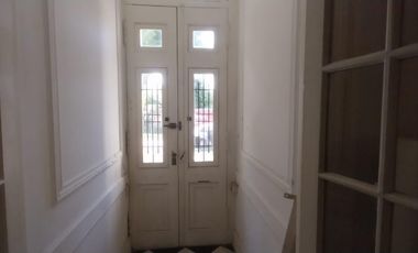 Casa de estilo en Temperley Este.