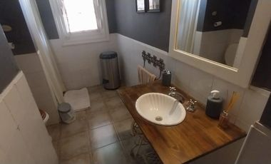 Casa de estilo en Temperley Este.