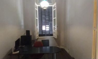 Casa de estilo en Temperley Este.