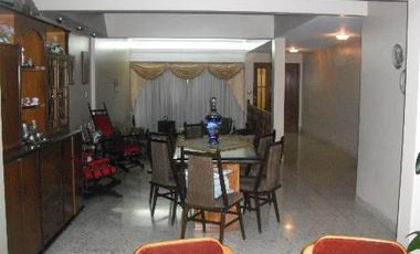 VENTA CASA 4 AMBIENTES COCHERA 2 AUTOS VALENTIN ALSINA LANUS