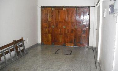 VENTA CASA 4 AMBIENTES COCHERA 2 AUTOS VALENTIN ALSINA LANUS