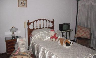 VENTA CASA 4 AMBIENTES COCHERA 2 AUTOS VALENTIN ALSINA LANUS