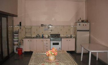 VENTA CASA 4 AMBIENTES COCHERA 2 AUTOS VALENTIN ALSINA LANUS