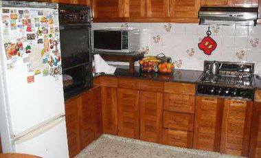 VENTA CASA 4 AMBIENTES COCHERA 2 AUTOS VALENTIN ALSINA LANUS