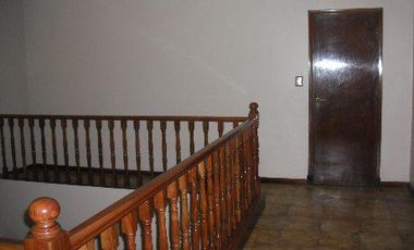 VENTA CASA 4 AMBIENTES COCHERA 2 AUTOS VALENTIN ALSINA LANUS