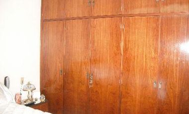 VENTA CASA 4 AMBIENTES COCHERA 2 AUTOS VALENTIN ALSINA LANUS