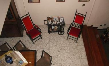 VENTA CASA 4 AMBIENTES COCHERA 2 AUTOS VALENTIN ALSINA LANUS