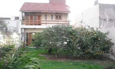 VENTA CASA 4 AMBIENTES COCHERA 2 AUTOS VALENTIN ALSINA LANUS