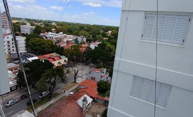 Cómodo 2 amb sobre Chiozza, a 100 mts del mar!!