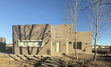 Venta - Casa a Estrenar en Barrio Don Emilio  - C096