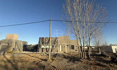 Venta - Casa a Estrenar en Barrio Don Emilio  - C096