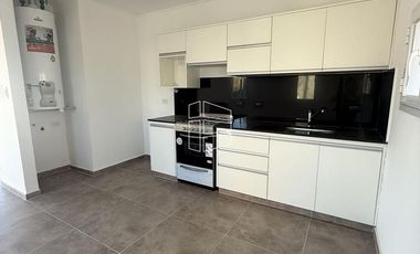 Venta - Casa a Estrenar en Barrio Don Emilio  - C096