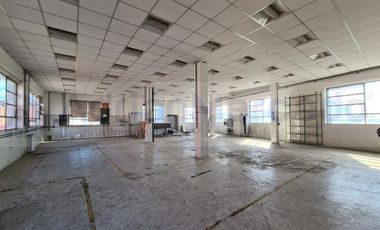 Alquiler  Galpón  800 en 2 plantas m2 cubiertos  Valentín Alsina