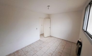 ALQUILER  HERMOSA CASA AMPLIO JARDIN 2 DORM ANTONIO SOBRAL 336  Bº LOS ROBLES  CÓRDOBA