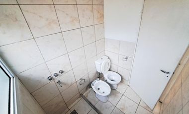 ALQUILER  HERMOSA CASA AMPLIO JARDIN 2 DORM ANTONIO SOBRAL 336  Bº LOS ROBLES  CÓRDOBA