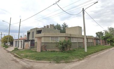 ALQUILER  HERMOSA CASA AMPLIO JARDIN 2 DORM ANTONIO SOBRAL 336  Bº LOS ROBLES  CÓRDOBA