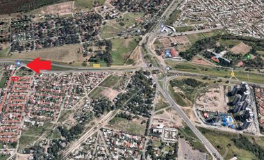 ALQUILER  HERMOSA CASA AMPLIO JARDIN 2 DORM ANTONIO SOBRAL 336  Bº LOS ROBLES  CÓRDOBA