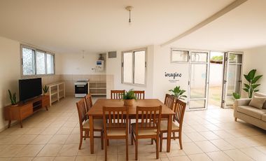 ALQUILER  HERMOSA CASA AMPLIO JARDIN 2 DORM ANTONIO SOBRAL 336  Bº LOS ROBLES  CÓRDOBA