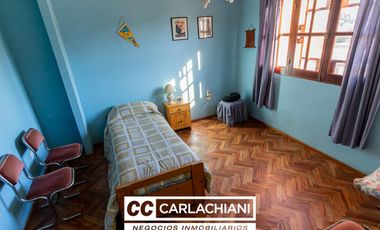 Casa en venta - Barrio Azcuénaga Rosario - 3 Plantas - Patio