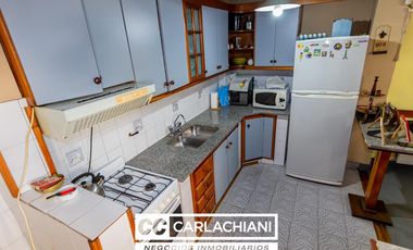 Casa en venta - Barrio Azcuénaga Rosario - 3 Plantas - Patio