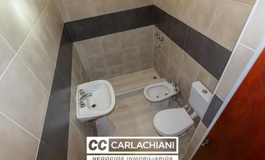 Casa en venta - Barrio Azcuénaga Rosario - 3 Plantas - Patio