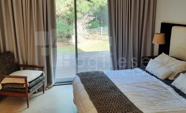 Casa en Venta Costa Esmeralda-Barrio Residencial I