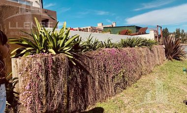 Casa 5 ambientes con fondo a la laguna - Nuevo Quilmes