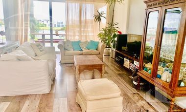 Casa 5 ambientes con fondo a la laguna - Nuevo Quilmes