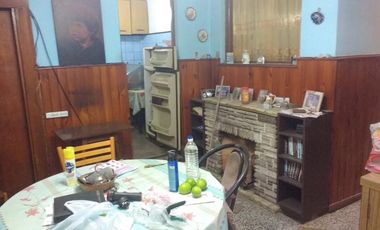 VENTA CASA 4 AMB 100  M2 JARDIN TERRAZA LANUS OESTE