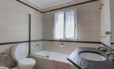 Casa en venta en barrio cerrado El Portal en San Isidro