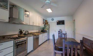 Casa en venta en barrio cerrado El Portal en San Isidro