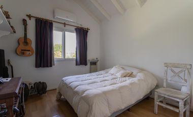 Casa en venta en barrio cerrado El Portal en San Isidro