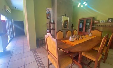 VENTA CASA 6 AMB 375 M2 PISCINA QUINCHO JARDÍN GARAGE LANUS