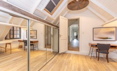 Casa en venta en Beccar, vias Libertador, con 1305 m2  de terreno, y 713 m2 cubiertos