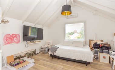 Casa en venta en Beccar, vias Libertador, con 1305 m2  de terreno, y 713 m2 cubiertos