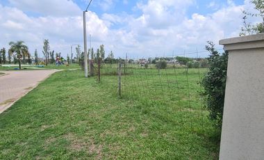 Terreno - Las Acequias - sobre Avenida principal - Escriturado