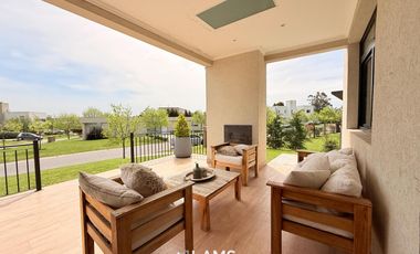 Venta - Casa 6 ambientes - Arenas del Sur