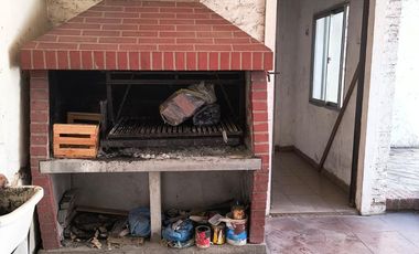 Casa 4 ambientes en venta - Quilmes Oeste