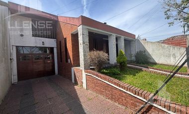 Casa 4 ambientes en venta - Quilmes Oeste