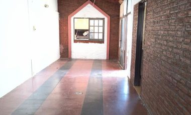 Casa 4 ambientes en venta - Quilmes Oeste