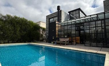 Casa 4 ambientes con pileta en venta - LOTE CENTRAL - Nuevo Quilmes