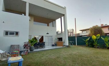 Casa 3D, en Venta en Barrio Privado las Cañitas, Yerba Buena